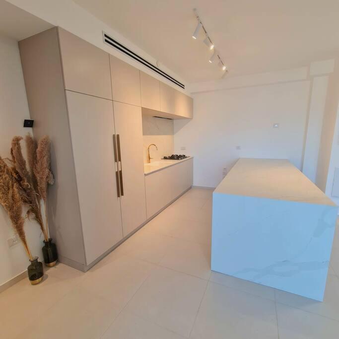 Grand House Apartment Qiryat Yam Exterior photo